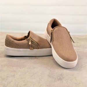 Timbre Slip Ons